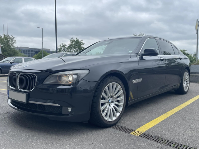 BMW Серия 7 750i (408 кс) Steptronic - автомобили, коли, обяви за нови и употребявани 0