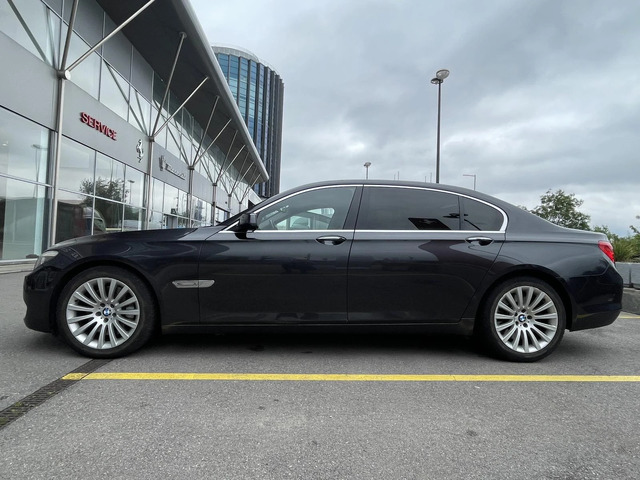 BMW Серия 7 750i (408 кс) Steptronic - автомобили, коли, обяви за нови и употребявани 7
