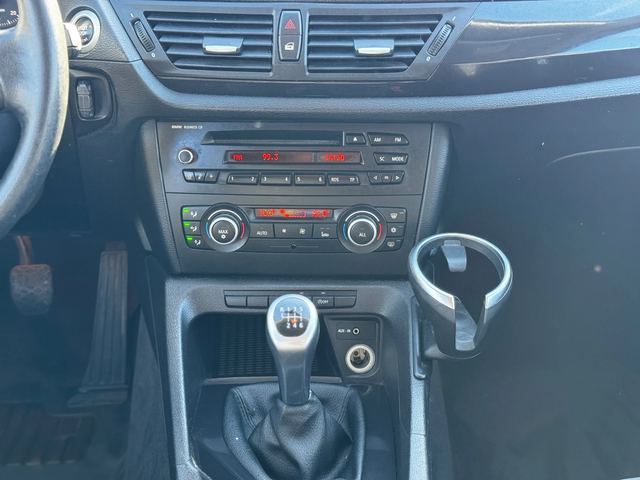 BMW X1 X-Drive/2.0D/Xenon - автомобили, коли, обяви за нови и употребявани 9