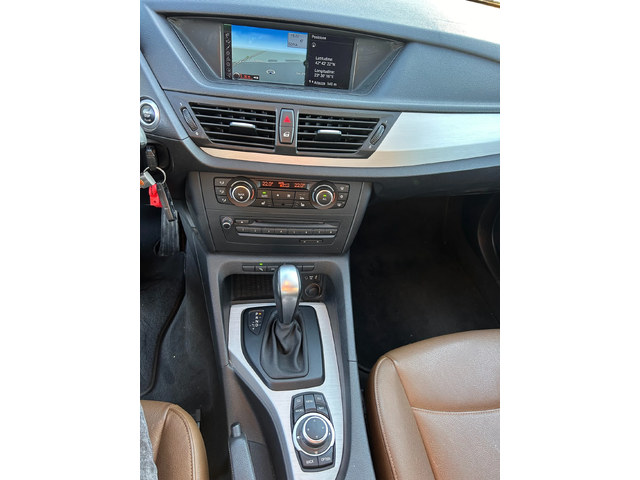 BMW X1 2.3XDRIVE AVTOMAT/PANPRAMA/KOJA/NAVI EURO 5 - автомобили, коли, обяви за нови и употребявани 12