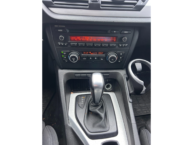 BMW X1 2.3D xDrive AVTOMAT EURO 5 - автомобили, коли, обяви за нови и употребявани 11