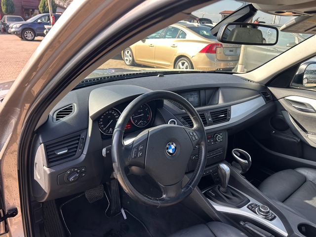 BMW X1 1.8XDRIVE AVTOMAT/KOJA/PANORAMA/NAVI EURO 5 - автомобили, коли, обяви за нови и употребявани 13