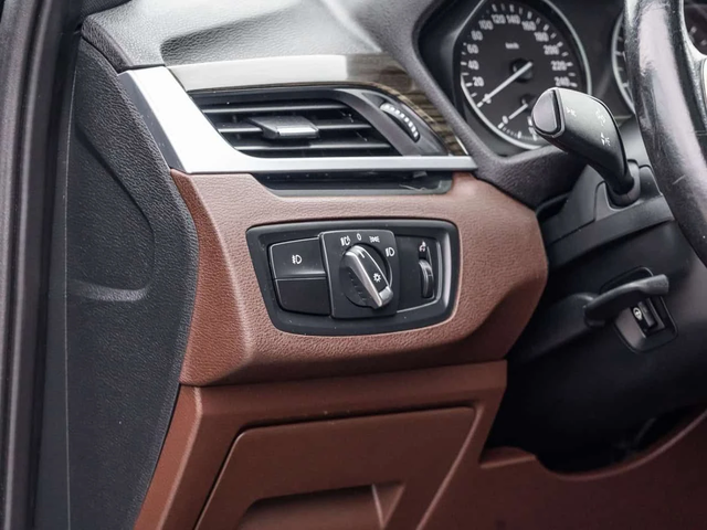 BMW X1 xDrive28i| Panorama| Задна камера| Навигация| Паме - автомобили, коли, обяви за нови и употребявани 11