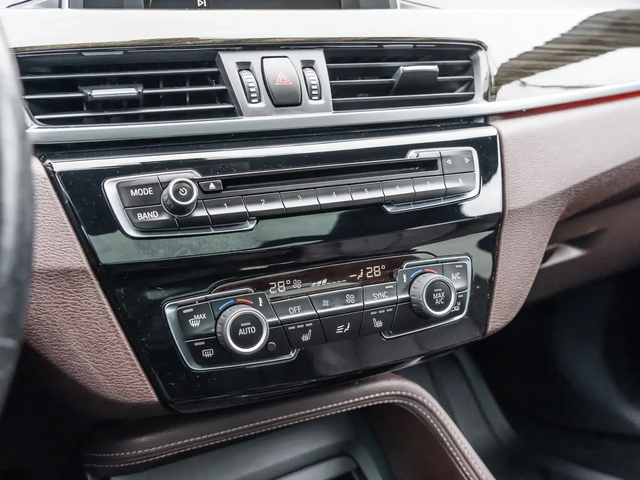 BMW X1 xDrive28i| Panorama| Задна камера| Навигация| Паме - автомобили, коли, обяви за нови и употребявани 14