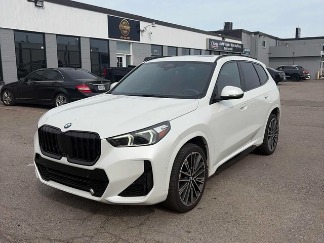 BMW X1 MPACK* HEADUP* 360* СЛ.ЛЕНТИ* М.ТОЧКА - автомобили, коли, обяви за нови и употребявани 0