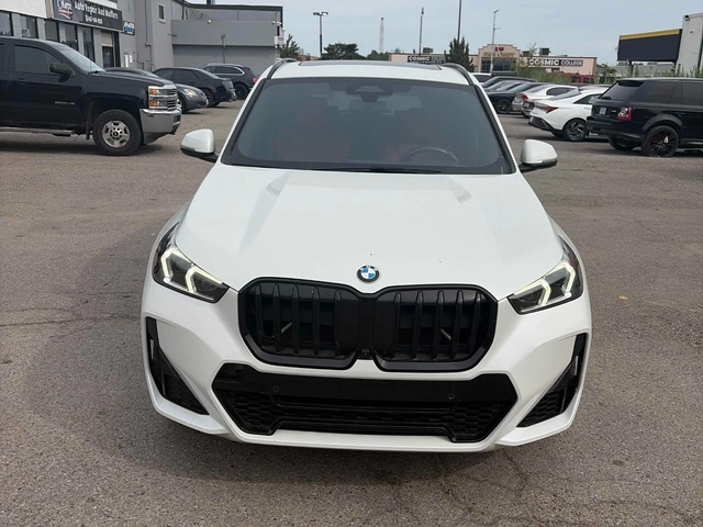 BMW X1 MPACK* HEADUP* 360* СЛ.ЛЕНТИ* М.ТОЧКА - автомобили, коли, обяви за нови и употребявани 1