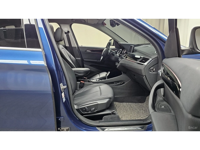 BMW X1 xDrive 20i xLine* КОЖА* ПАНО* КАМЕРА - автомобили, коли, обяви за нови и употребявани 9
