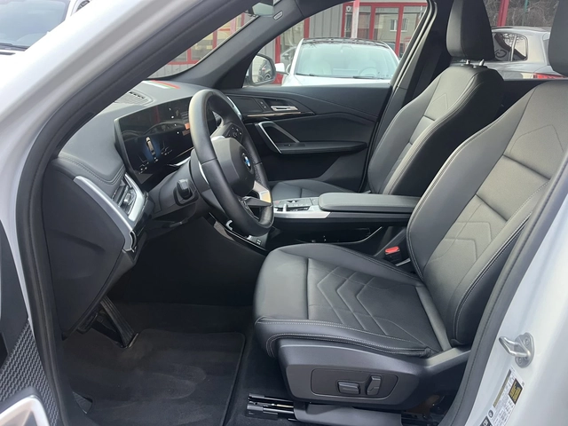 BMW X1 2.0 BENZ - автомобили, коли, обяви за нови и употребявани 10