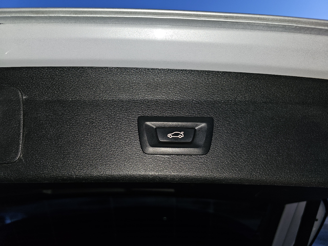 BMW X1 SDRIVE 18i - автомобили, коли, обяви за нови и употребявани 18