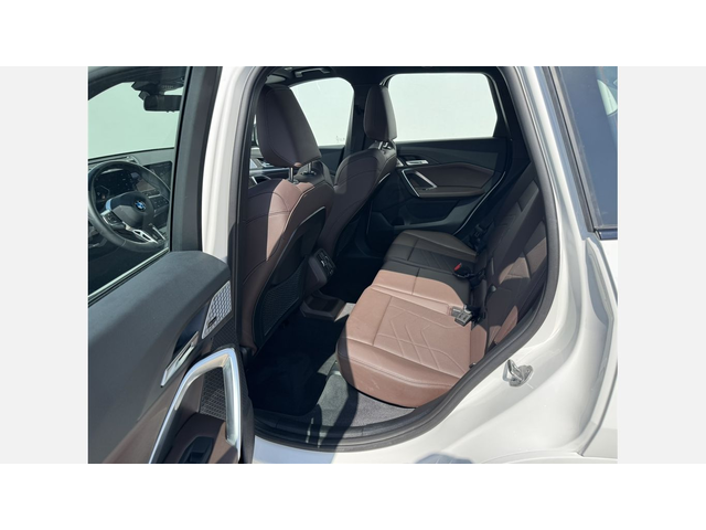 BMW X1 sDrive20i - автомобили, коли, обяви за нови и употребявани 9