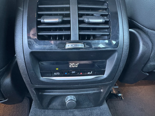 BMW X3 30e Xdrive - автомобили, коли, обяви за нови и употребявани 8