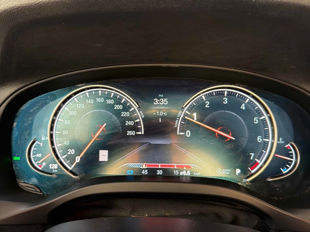 BMW X3 M-pkg* Xdrive* Heads up Display* Камера* Пано* Под - автомобили, коли, обяви за нови и употребявани 9