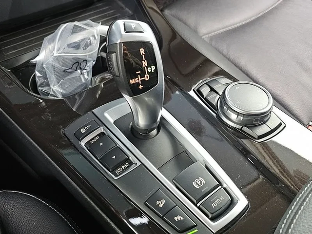 BMW X3 xDrive 20D - автомобили, коли, обяви за нови и употребявани 8