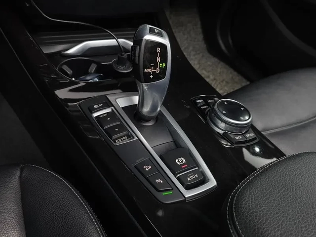 BMW X3 2.0d - автомобили, коли, обяви за нови и употребявани 8