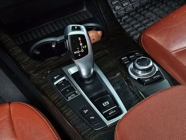 BMW X3 2.0d - автомобили, коли, обяви за нови и употребявани 8