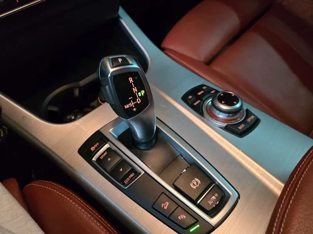 BMW X3 2.0d - автомобили, коли, обяви за нови и употребявани 9