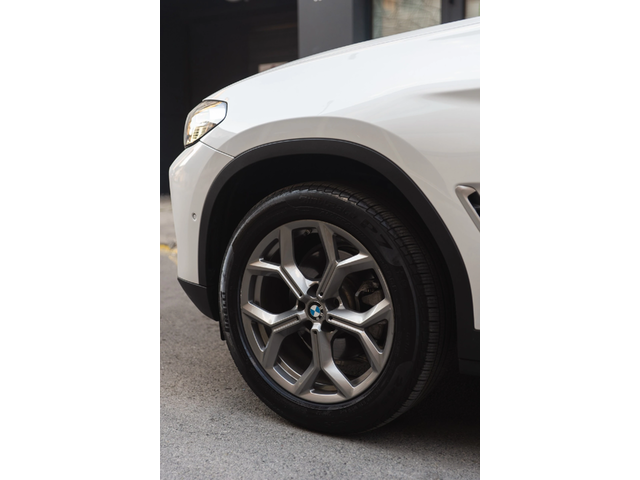 BMW X3 Xdrive30i - автомобили, коли, обяви за нови и употребявани 5