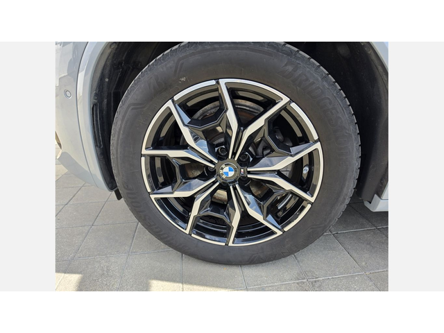 BMW X4 xDrive20i - автомобили, коли, обяви за нови и употребявани 4