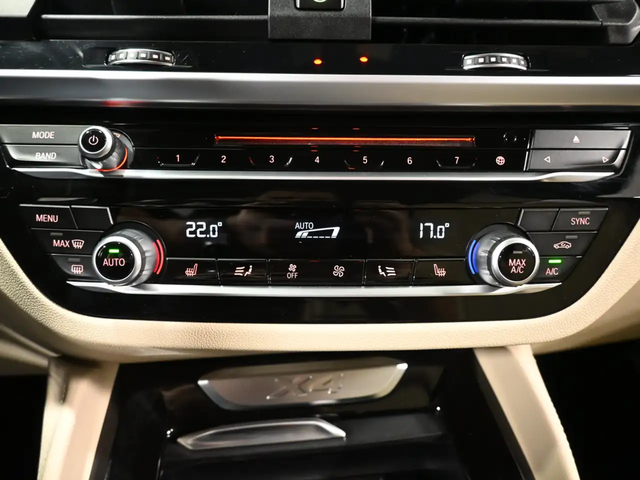 BMW X4 xDrive30i  Panoramic Roof Navigation Carplay All Wheel Drive - автомобили, коли, обяви за нови и употребявани 19