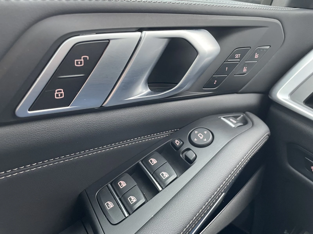 BMW X5 M60 - автомобили, коли, обяви за нови и употребявани 7