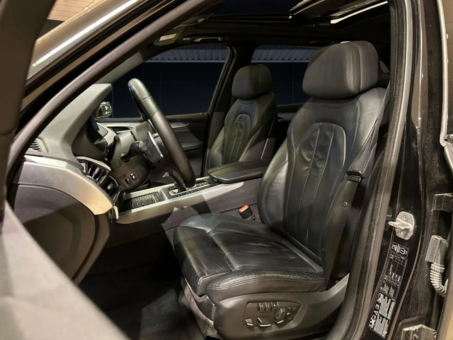 BMW X5 ОЧАКВАН ВНОС BMW X5 3.0d M Sport* Adaptive LED* 6+ - автомобили, коли, обяви за нови и употребявани 7