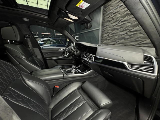 BMW X5 M50I xDrive MAXTON PACK* 360* 3D B&W* - автомобили, коли, обяви за нови и употребявани 9