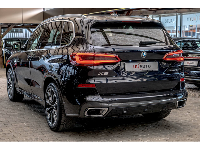 BMW X5 30d/SKY Lounge/Ambient/HuD/M-Aero.Dynamic/Камера 360 - автомобили, коли, обяви за нови и употребявани 4