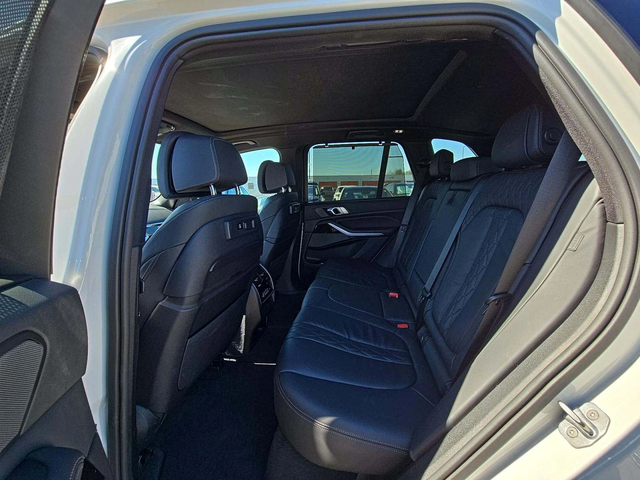 BMW X5 xDrive 50i - автомобили, коли, обяви за нови и употребявани 6