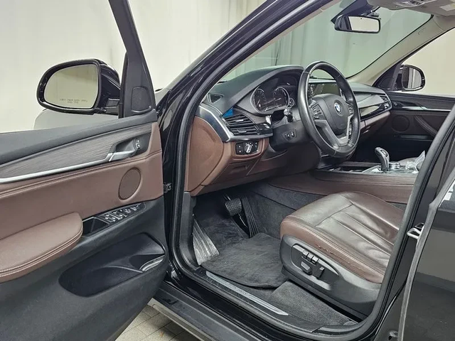 BMW X5 xDrive 30D - автомобили, коли, обяви за нови и употребявани 9