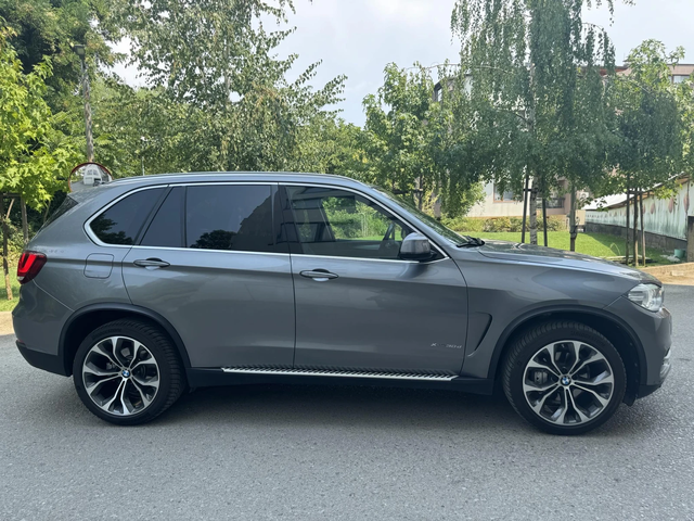 BMW X5 3.0d / XDRIVE - автомобили, коли, обяви за нови и употребявани 7