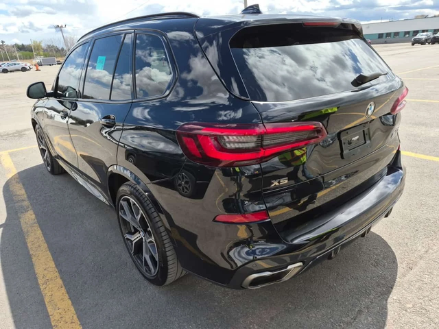 BMW X5 * M50I * 2 КЛЮЧА * ПОДГРЕВИ * ПАНО * CARFAX - автомобили, коли, обяви за нови и употребявани 3