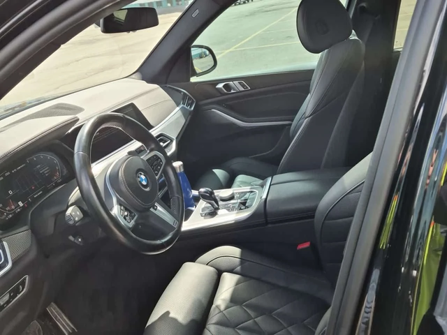 BMW X5 * M50I * 2 КЛЮЧА * ПОДГРЕВИ * ПАНО * CARFAX - автомобили, коли, обяви за нови и употребявани 4