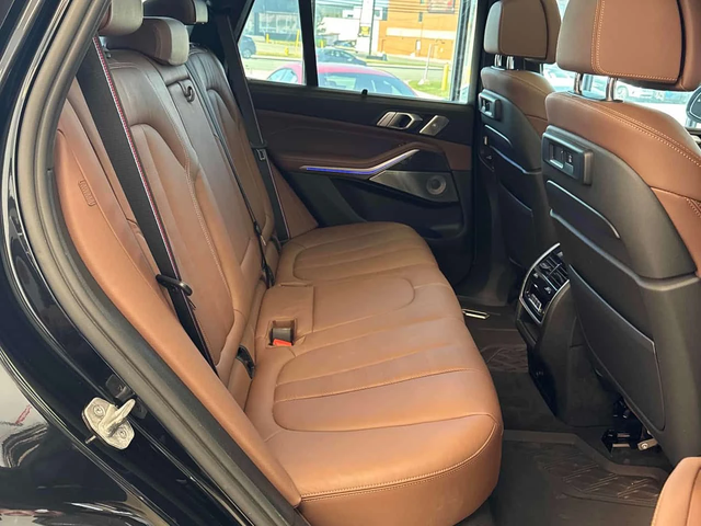 BMW X5 * M50i * ЛАЗЕРИ * ПАНО * ПОДГРЕВИ  * CARFAX - автомобили, коли, обяви за нови и употребявани 10