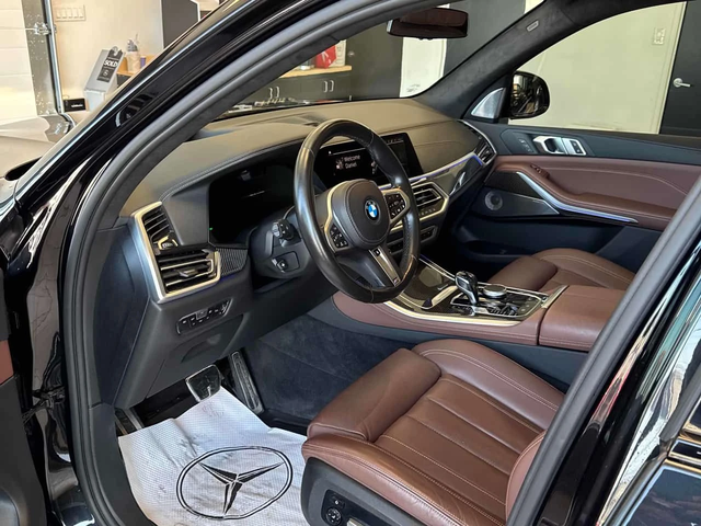 BMW X5 * M50i * ЛАЗЕРИ * ПАНО * ПОДГРЕВИ  * CARFAX - автомобили, коли, обяви за нови и употребявани 4