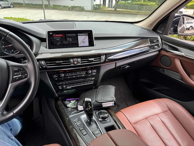 BMW X5 * xDrive35i * HARMAN/KARDON* ДИГИТАЛНО ТАБЛО* PANO - автомобили, коли, обяви за нови и употребявани 8