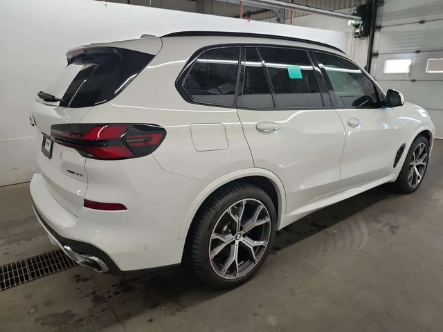 BMW X5 xDrive40i M-Sport * CARFAX * Без инциднет * От BMM - автомобили, коли, обяви за нови и употребявани 3