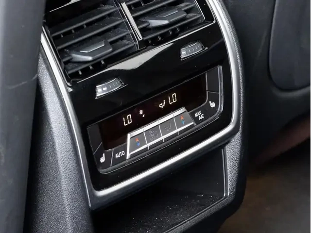 BMW X5 xDrive40i * PREMIUM ESSENTIAL PCK * ПАНОРАМА - автомобили, коли, обяви за нови и употребявани 15