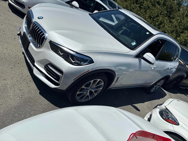 BMW X5 xDrive40i * CARFAX * АВТО КРЕДИТ * - автомобили, коли, обяви за нови и употребявани 2
