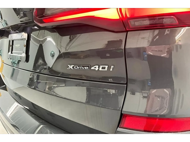 BMW X5 xDrive40i Premium Essential // M-sport / - автомобили, коли, обяви за нови и употребявани 4