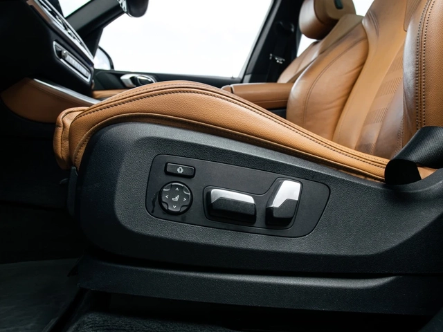 BMW X5 xDrive / M Sport / Panorama / - автомобили, коли, обяви за нови и употребявани 9