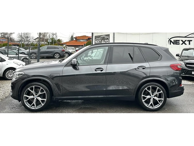 BMW X5 394HP Plug-In Hybrid PANO LED DISTRONIC BLIND SPOT - автомобили, коли, обяви за нови и употребявани 7