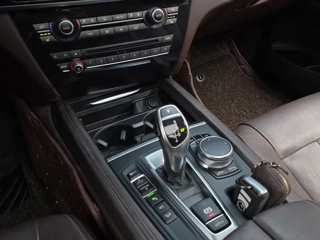 BMW X5 3.0D - автомобили, коли, обяви за нови и употребявани 8