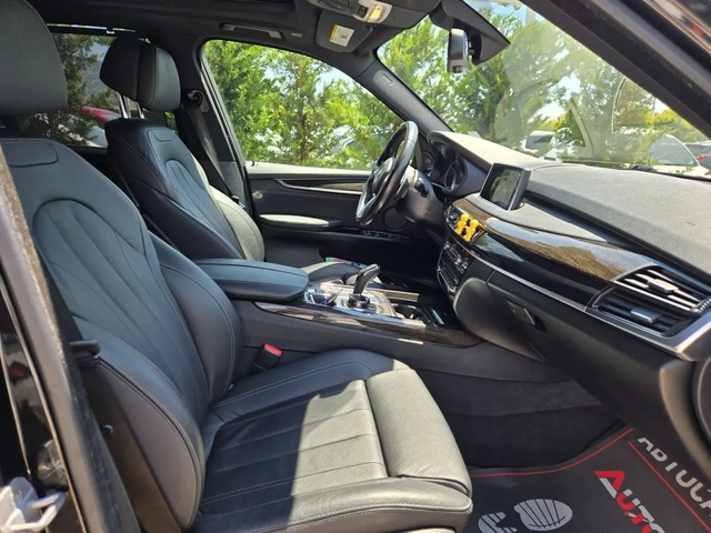 BMW X5 3.0i-306кс= M Package= H&K= Pano= Digital= SOFT - автомобили, коли, обяви за нови и употребявани 12