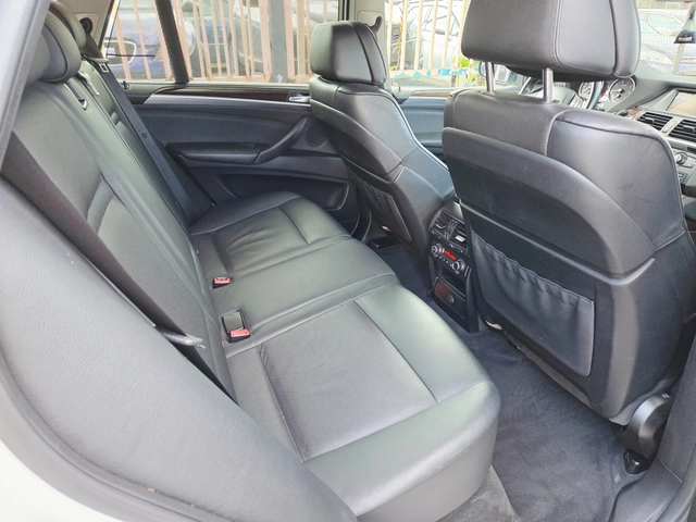 BMW X5 4, 8I Mpaket EURO5 - автомобили, коли, обяви за нови и употребявани 11