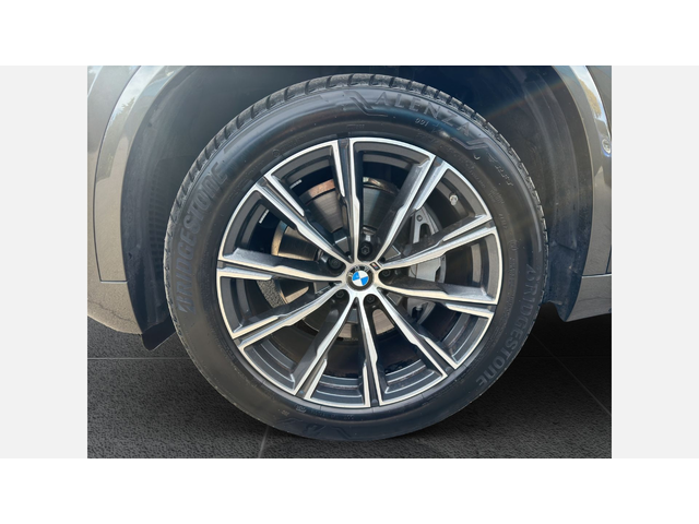 BMW X5 xDrive40i - автомобили, коли, обяви за нови и употребявани 4