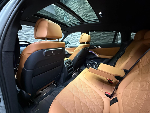 BMW X6 M60i xDrive H&K* Pano* Carbon* Гаранция* Обдухване - автомобили, коли, обяви за нови и употребявани 7