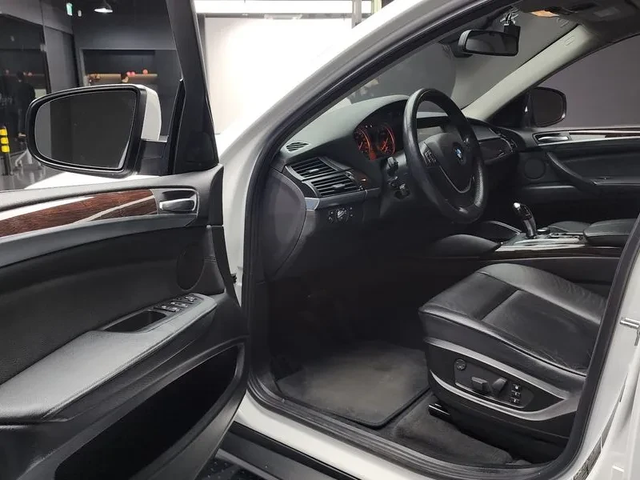 BMW X6 30D - автомобили, коли, обяви за нови и употребявани 9