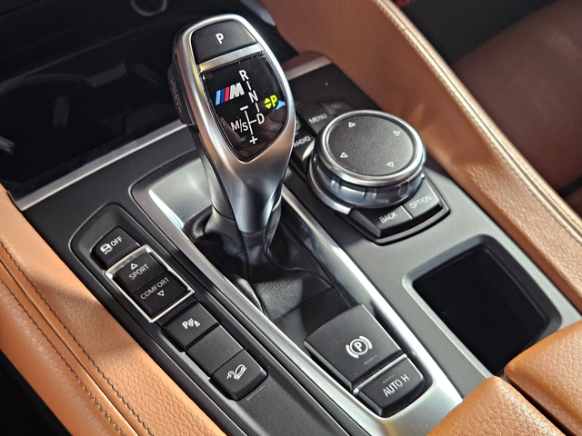 BMW X6 M50D/DIGITAL/HARMAN/KARDON/ПОДГРЕВ/AMBIENT/LIZING - автомобили, коли, обяви за нови и употребявани 10