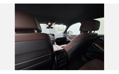 BMW X6 xDrive40i - автомобили, коли, обяви за нови и употребявани 10