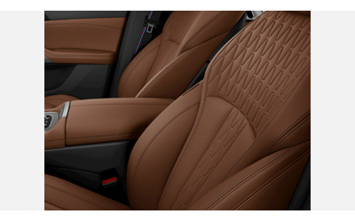 BMW X6 xDrive40i - автомобили, коли, обяви за нови и употребявани 8